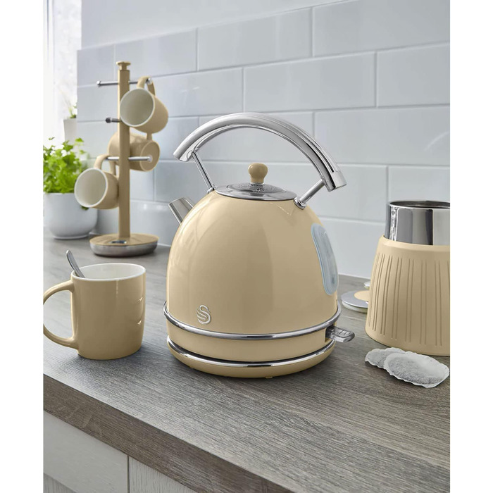 Електрочайник Swan Retro 1,8 л, вінтажний дизайн, Strix, бездротовий, BPA-free нержавійка, 3000 Вт, кремовий