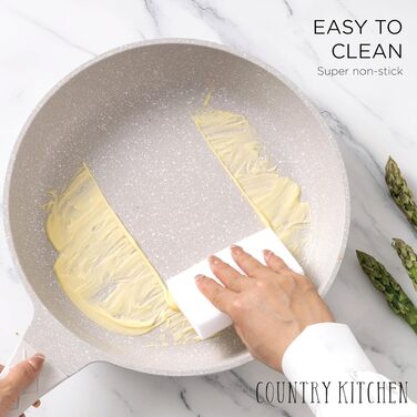 Набір посуду індукційного Country Kitchen 13 предметів: каструлі та сковороди з антипригарним алюмінієвим покриттям, бакелітові ручки, скляні кришки (Кремовий ромб, темно-синій)