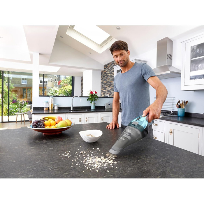 Пилосос ручний Black & Decker NVC220WBC-QW, 15.5 Вт, 385 мл, хром та синій