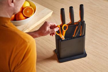 Набір кухонних ножів Fiskars Functional Form з підставкою (5 ножів), чорний пластик